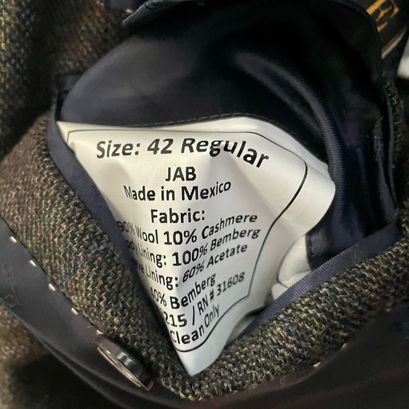 Jos A Bank 42R Sport Coat - Picture 4 of 4